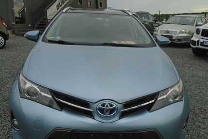 Toyota Auris 109.000 km 10.950 &euro; Wildau 15745