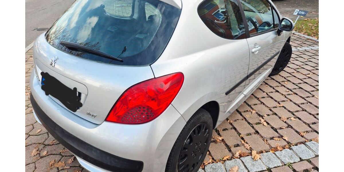 Peugeot 207 157.400 km 2.300 &euro; Filderstadt 70794