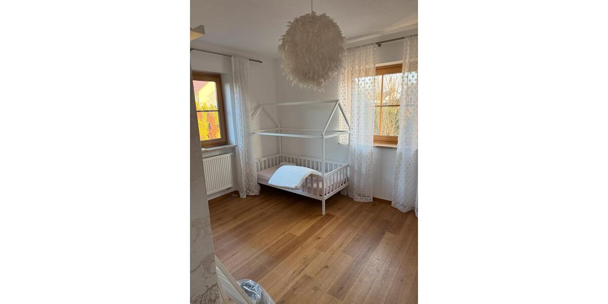 Einfamilienhaus Regensburg Brandlberg - 7 Zimmer, 200 m&sup2;, 2.400&euro; | Angebot:25442062