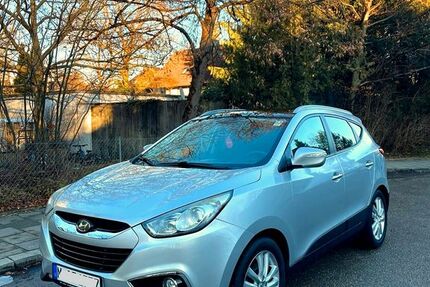 Hyundai TUCSON 170.000 km 8.900 &euro; München 81925