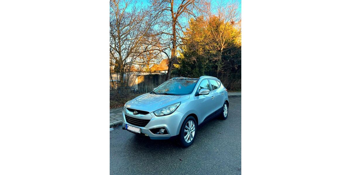 Hyundai TUCSON 170.000 km 8.900 &euro; München 81925
