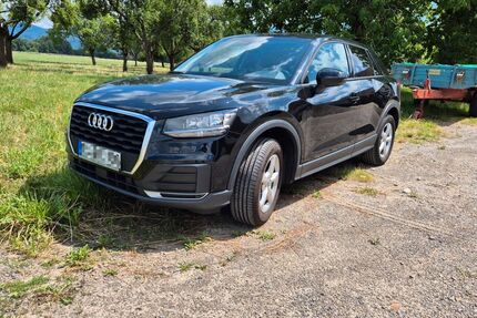 Audi Q2 93.000 km 11.999 &euro; Übersee 83236