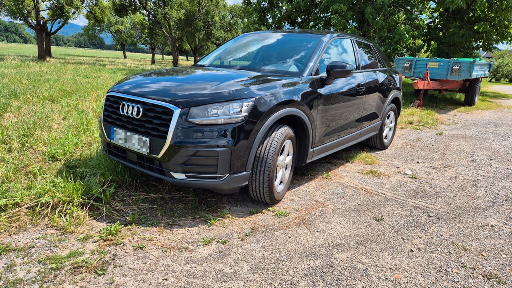Audi Q2 93.000 km 11.999 &euro; Übersee 83236