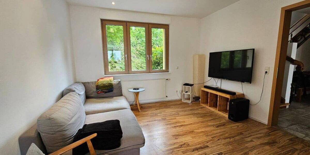 Einfamilienhaus Hofheim - 9 Zimmer, 320 m&sup2;, 4.250&euro; | Angebot:26616851
