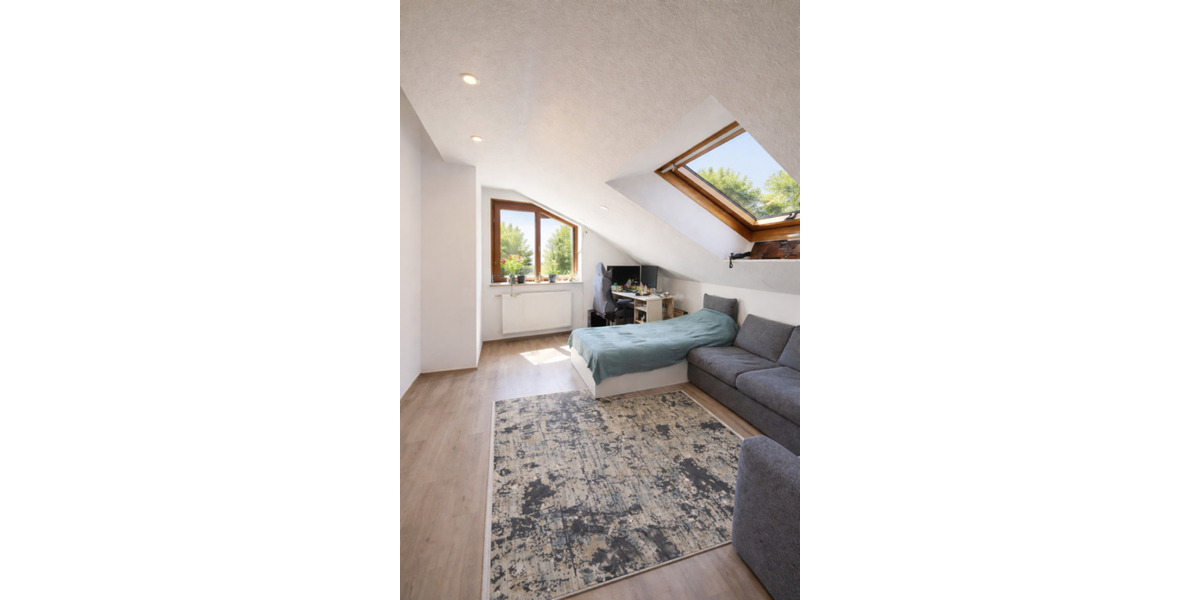 Dachgeschoßwohnung Remshalden - 3 Zimmer, 80 m&sup2;, 900&euro; | Angebot:25045559