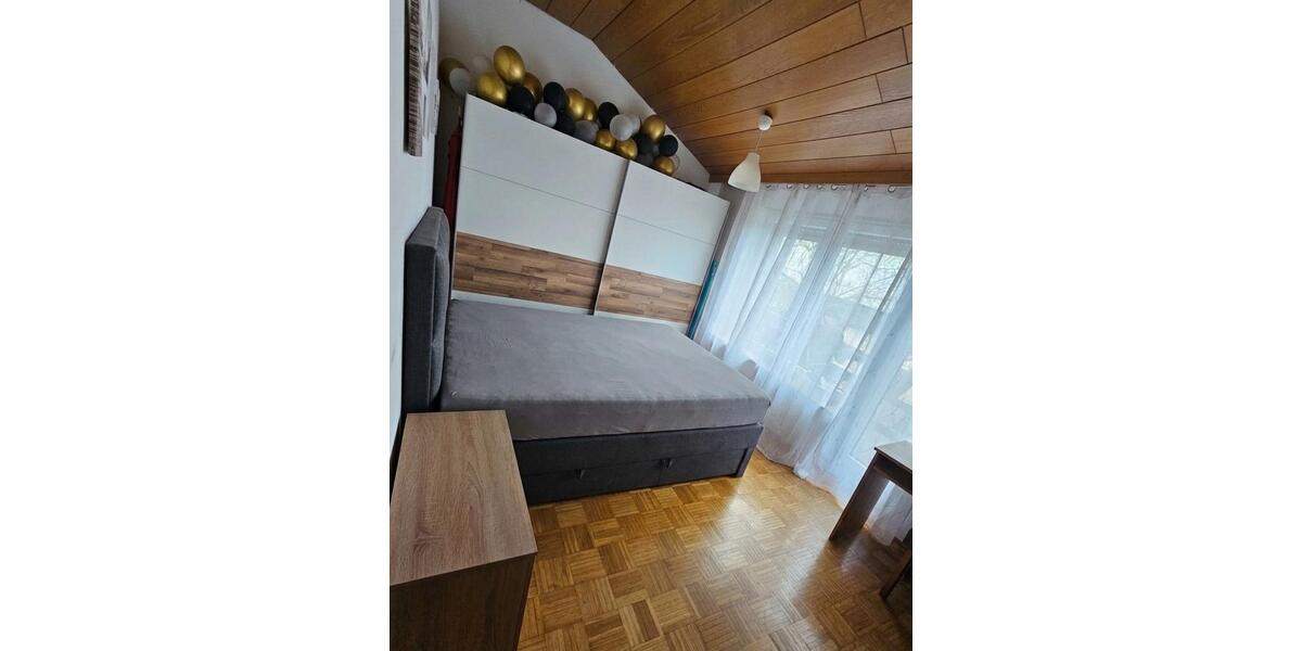 Dachgeschoßwohnung Winnenden - 3.5 Zimmer, 80 m&sup2;, 860&euro; | Angebot:26322312