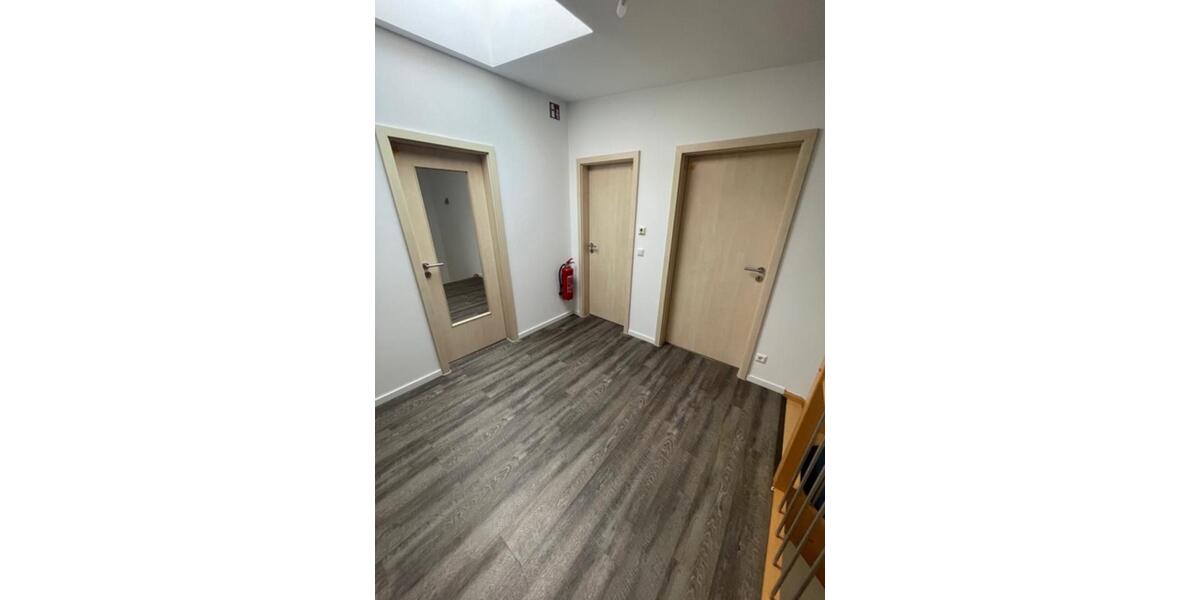 Gewerbeobjekt Neutraubling - 1.623&euro; | Angebot:24887512