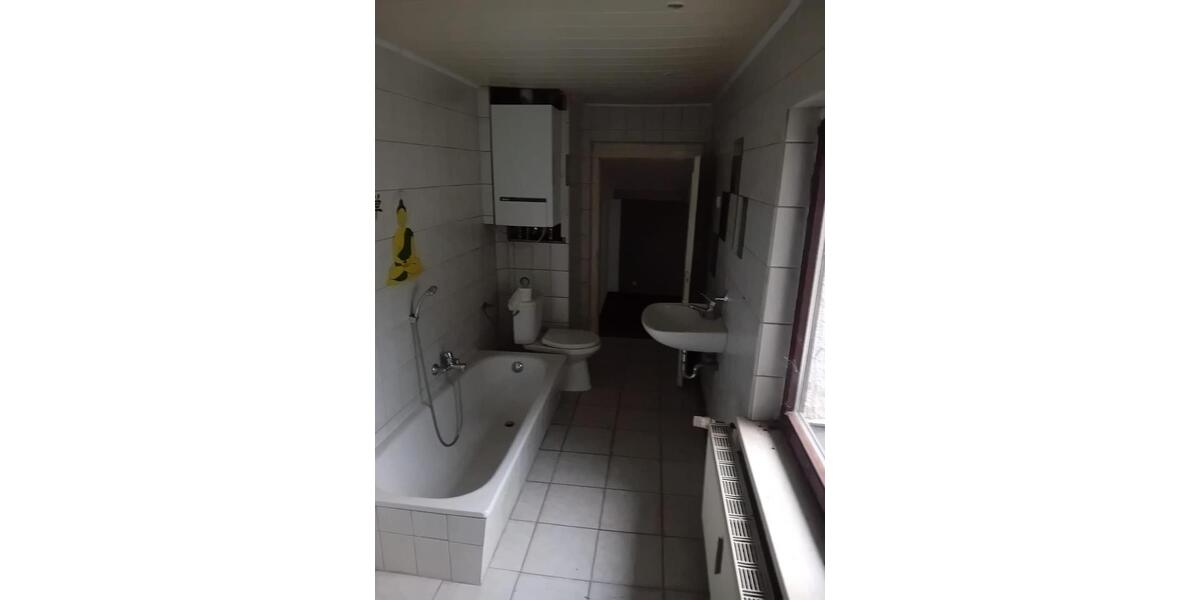 Reihenhaus Hettstedt - 8 Zimmer, 180 m&sup2;, 79.000&euro; | Angebot:26777430