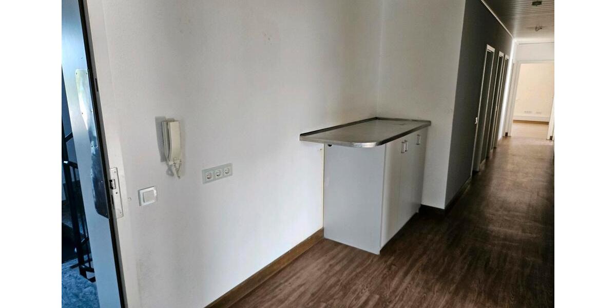 Gewerbeobjekt Gückingen - 1.600&euro; | Angebot:23219981