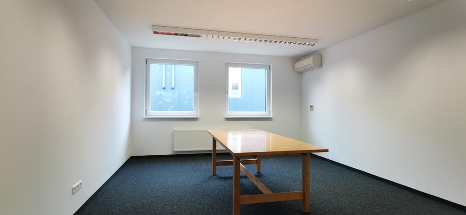 Geschäftsräume 261 m² im Ärztehaus mit 8 eigenen Parkplätzen WT zimmer