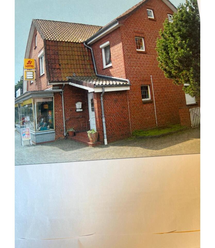 Gewerbe und Wohngebäude mit Garagen in Hemmoor