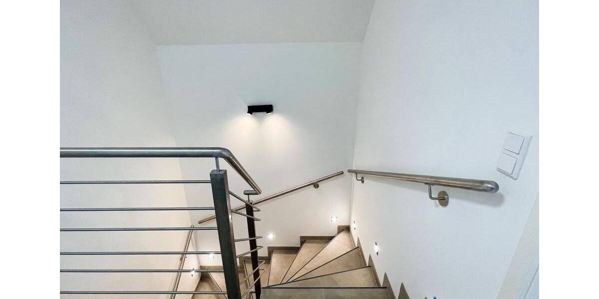 Stilvolles Neubau-Haus: Modernes Wohnen mit Traumküche und Garten 4 zimmer