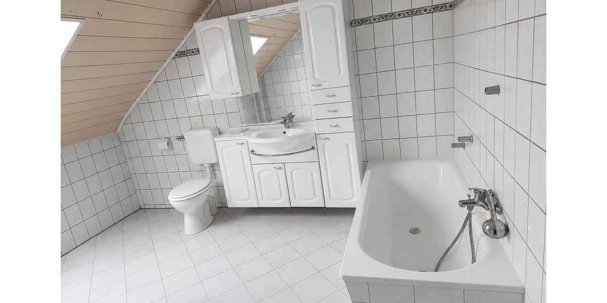 Doppelhaushälfte Hankensbüttel - 7 Zimmer, 165 m&sup2;, 230.000&euro; | Angebot:26786898