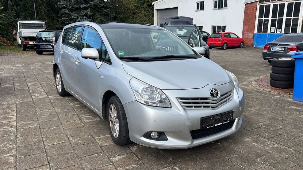 Toyota Verso 215.000 km 3.400 € Hechthausen 21755