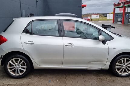 Toyota Auris 138.000 km 4.999 &euro; Linkenheim-Hochstetten 76351