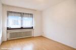 Ihr Deal: 3 Häuschen, 3 Garagen, bis zu 5 WE, davon nur 2 vermietet. HEIZUNG IST NEU! - Mehrfamilienhaus, Wohnhaus Schmitten | Angebot:26781264