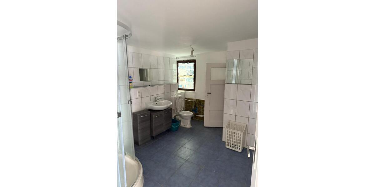 Einfamilienhaus Niederzier - 9 Zimmer, 270 m&sup2;, 170.000&euro; | Angebot:24506455