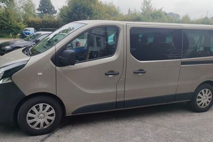Opel Vivaro 193.000 km 17.500 € Arnsdorf 01477