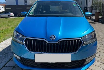 Skoda Fabia 69.500 km 12.490 &euro; Freiburg 79111