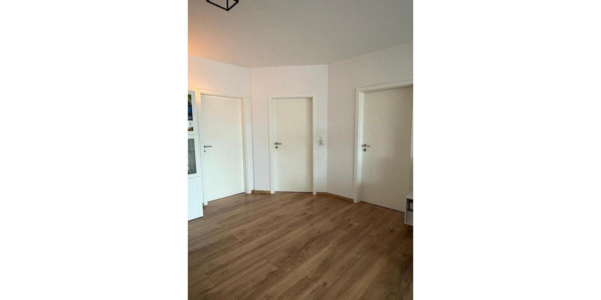 Dachgeschoßwohnung Neuhof - 3 Zimmer, 74 m&sup2;, 800&euro; | Angebot:25351557