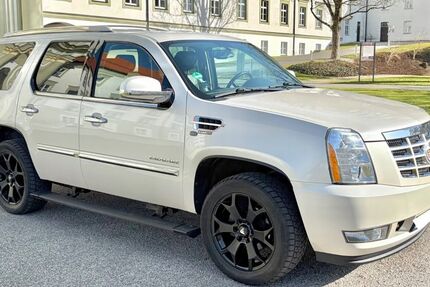 Cadillac Escalade 226.000 km 19.900 &euro; Lochhausen 81249