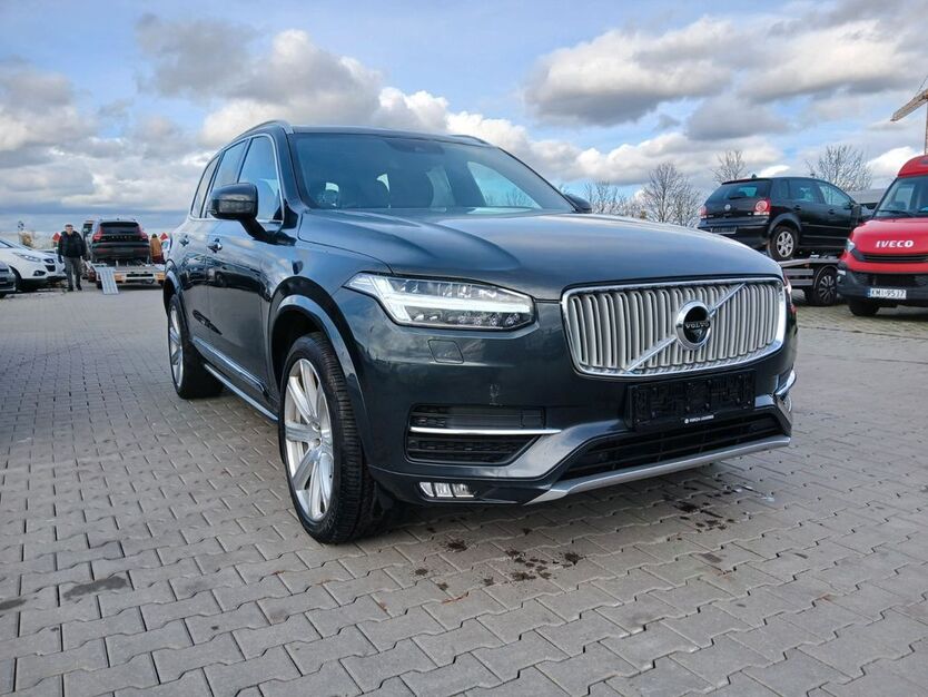 Volvo XC90 149.000 km 29.499 € Berlin 12277