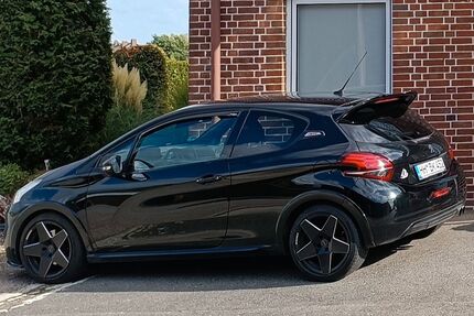Peugeot 208 172.330 km 6.500 &euro; Hamburg 21037