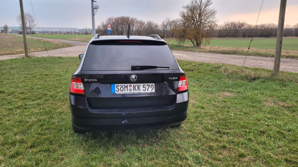 Skoda Fabia 143.000 km 7.599 &euro; Schilfa 99634