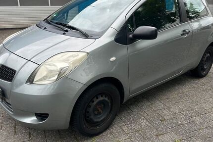 Toyota Yaris 210.000 km 1.299 &euro; Gummersbach 51645