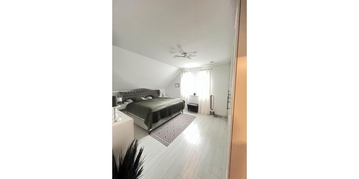 Einfamilienhaus Wiehl - 4 Zimmer, 130 m&sup2;, 1.700&euro; | Angebot:24750882