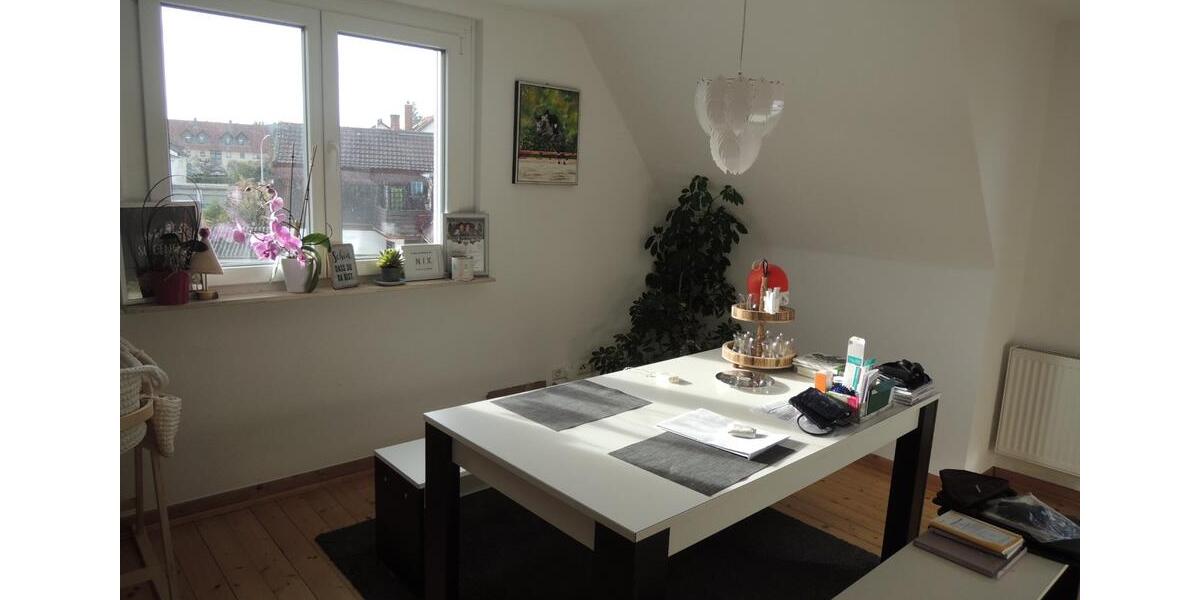 Helle, freundliche Wohnung mit Dachstudio 4 zimmer