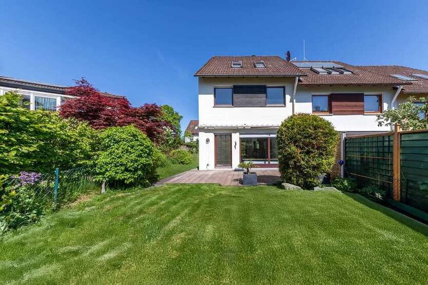 Haus zum Mieten in Taunusstein Neuhof 2.650 € 168 m²