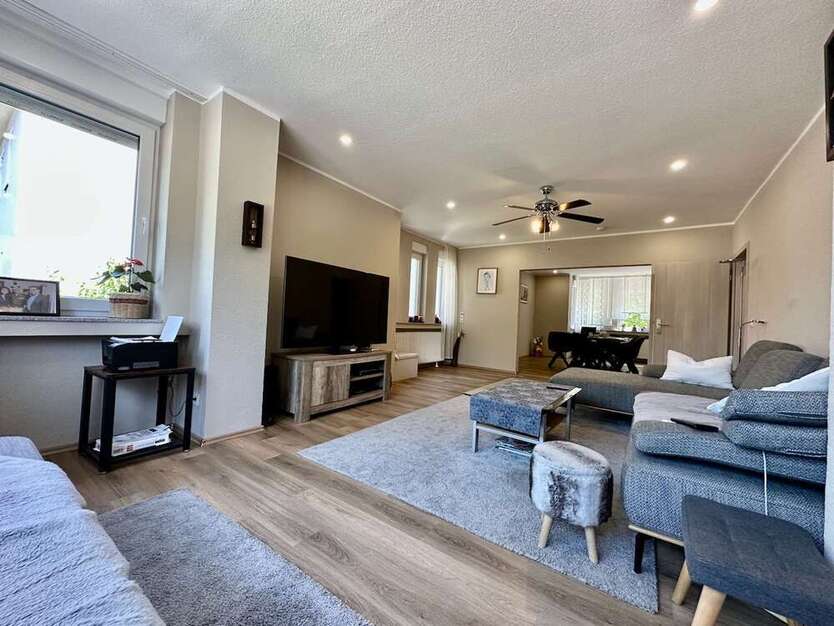Haus zum Kaufen in Duisburg 490.000 € 183 m²