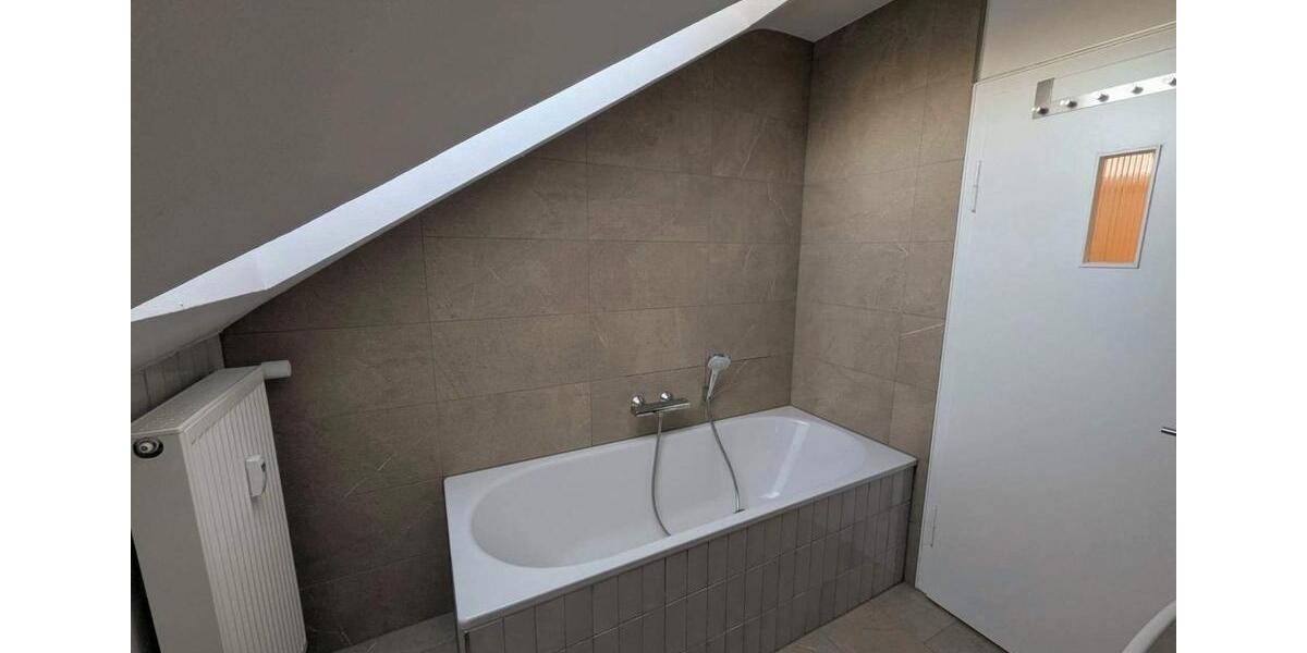 Dachgeschoßwohnung Hallstadt - 3 Zimmer, 62 m&sup2;, 235.000&euro; | Angebot:26786571