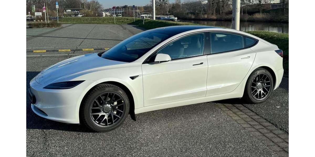 Tesla Model 3 26.000 km 43.900 &euro; Wolfsburg, Stadt 38442
