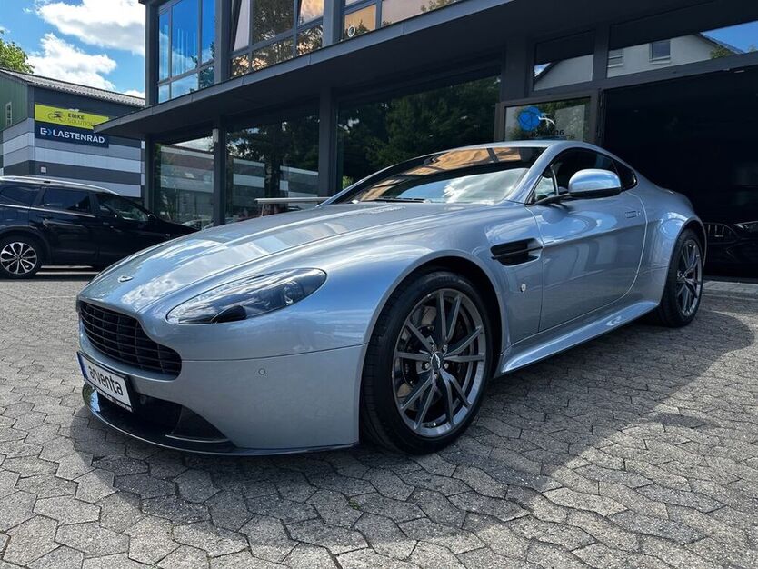 V8 Vantage