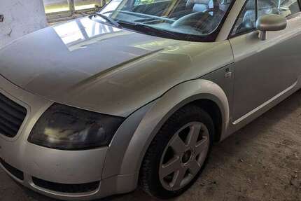 Audi TT 220.000 km 2.222 &euro; Nieheim 33039
