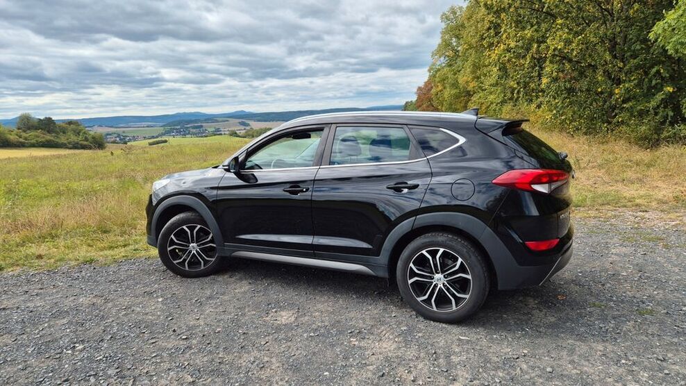 Hyundai TUCSON 107.000 km 14.200 € Bad Liebenstein 36448