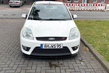 Ford Fiesta 203.146 km 4.500 &euro; Gronau 48599