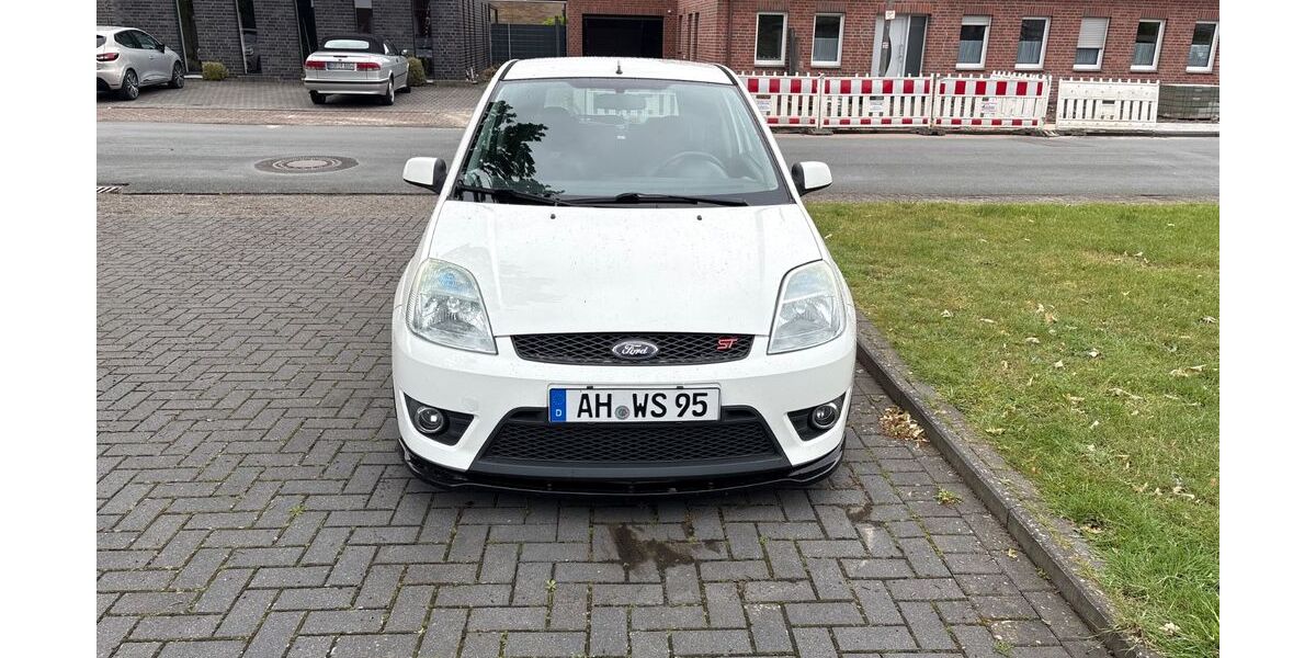 Ford Fiesta 203.146 km 4.500 &euro; Gronau 48599