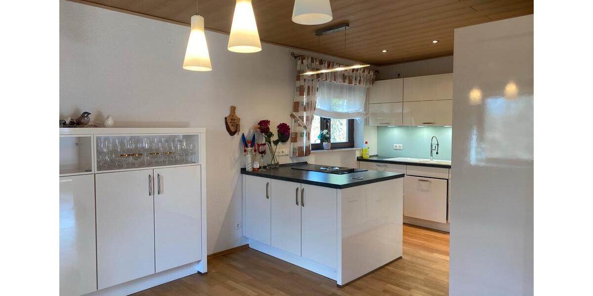 Etagenwohnung Bad Camberg - 4.5 Zimmer, 148 m&sup2;, 1.390&euro; | Angebot:25301692