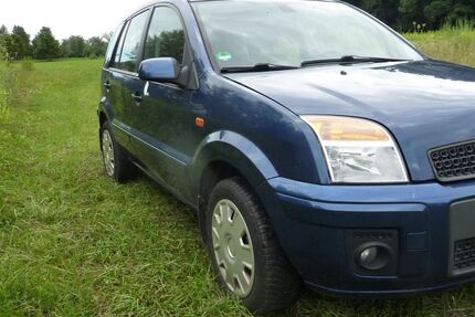 Ford Fusion 86.900 km 3.950 &euro; Stephanskirchen 83071