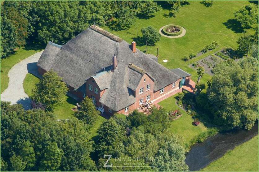 Haus zum Kaufen in Tetenbüll 980.000 € 242 m²