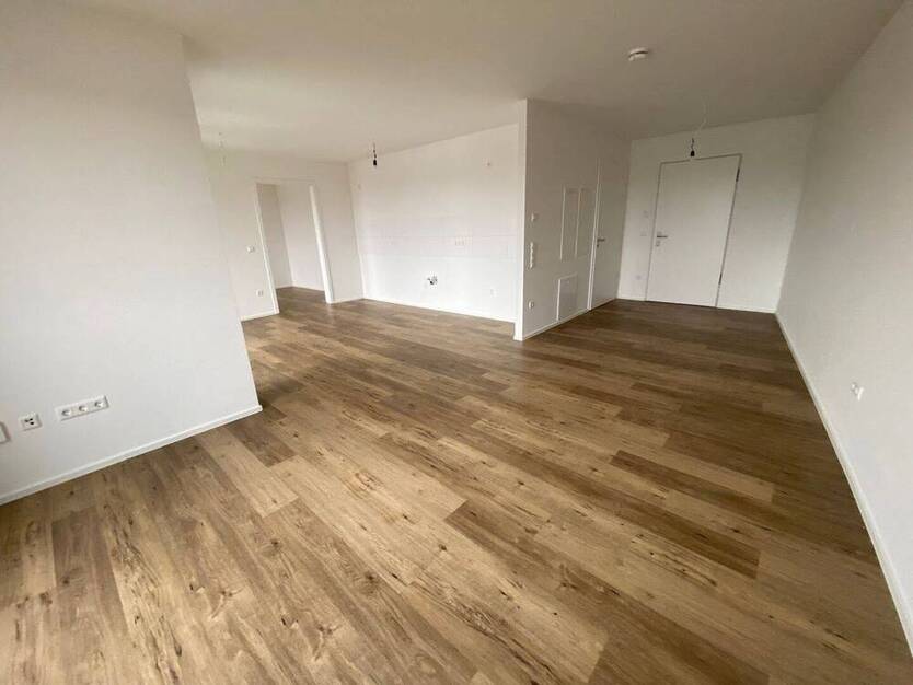 Barrierearme, freundliche 2-Zimmer-Wohnung mit Tiefgaragenstellplatz
