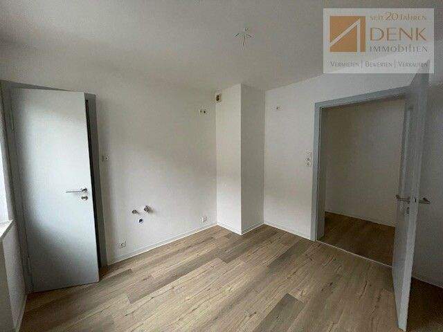 Bezugsfertig! Modernisierte 3 ZW. mit großen Balkon 3 zimmer