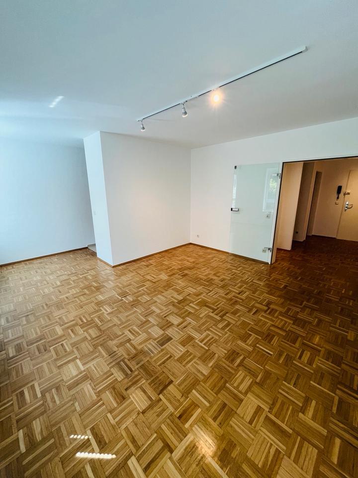 Wunderschöne frisch renovierte 2-Zimmerwohnung im Herzen von AC