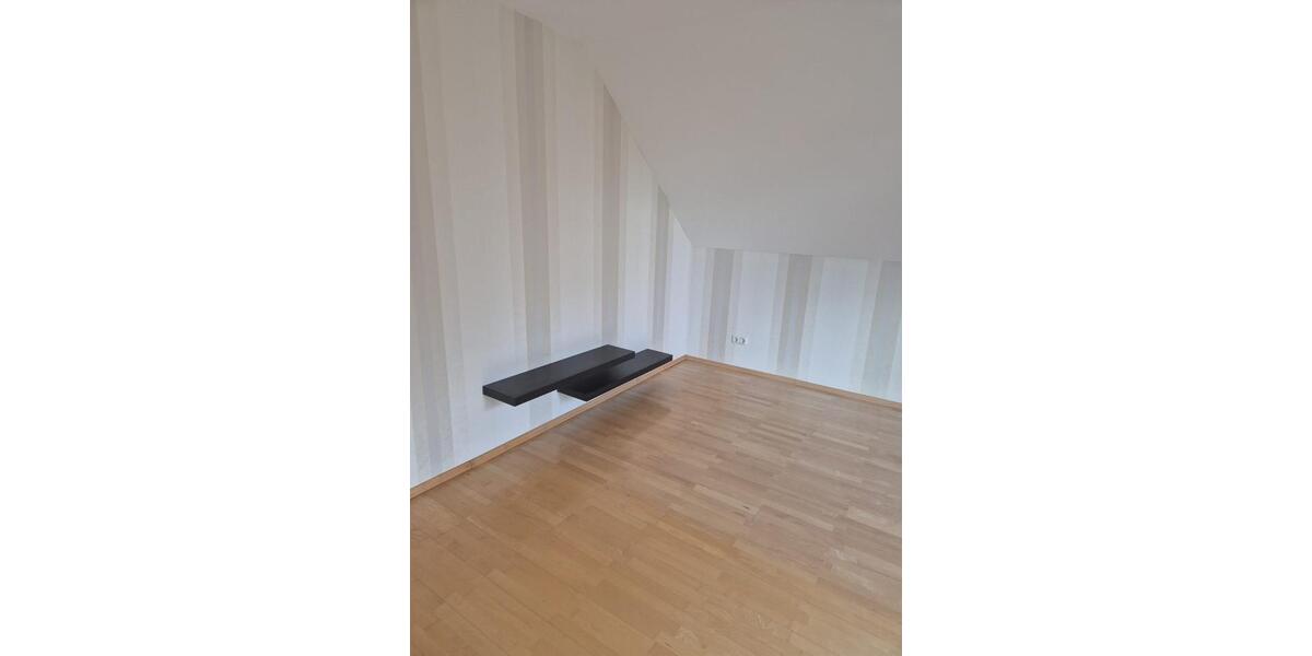 Einfamilienhaus mit Garten, Keller, Wärmepumpe & Photovoltaik in 6 zimmer