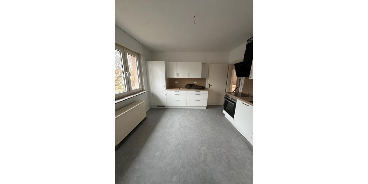 Etagenwohnung Vellmar - 6 Zimmer, 130 m&sup2;, 1.000&euro; | Angebot:24788512