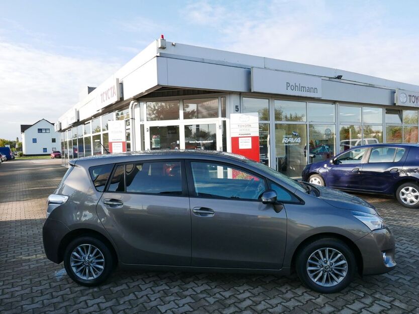 Toyota Verso 98.500 km 15.930 € Zeithain 01619