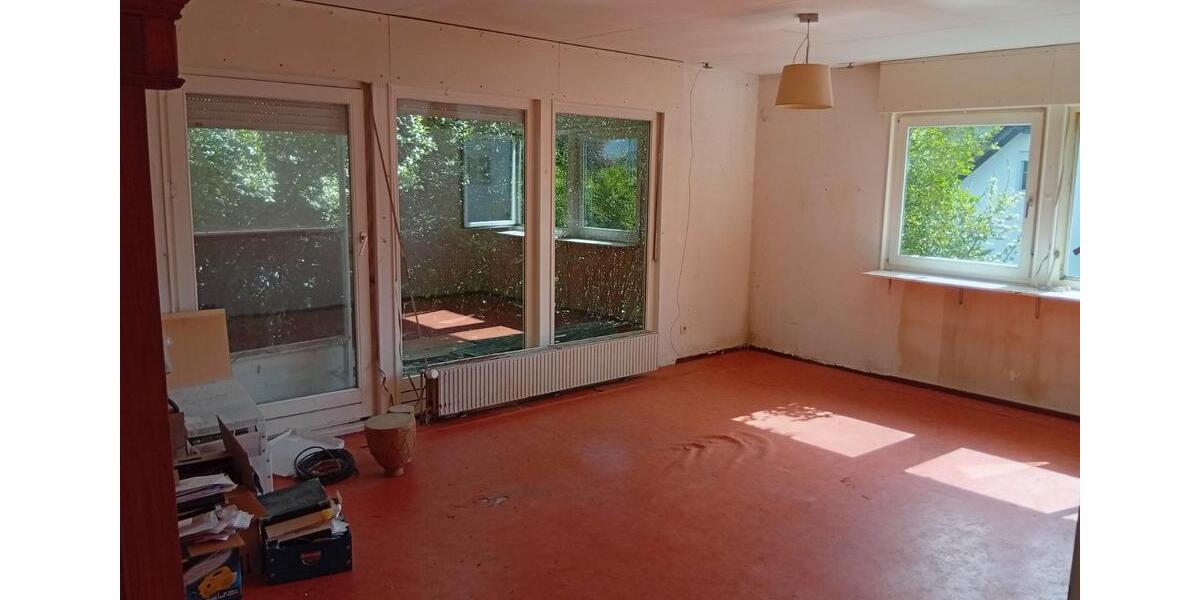 Einfamilienhaus Aßlar - 7 Zimmer, 113 m&sup2;, 160.000&euro; | Angebot:26857798